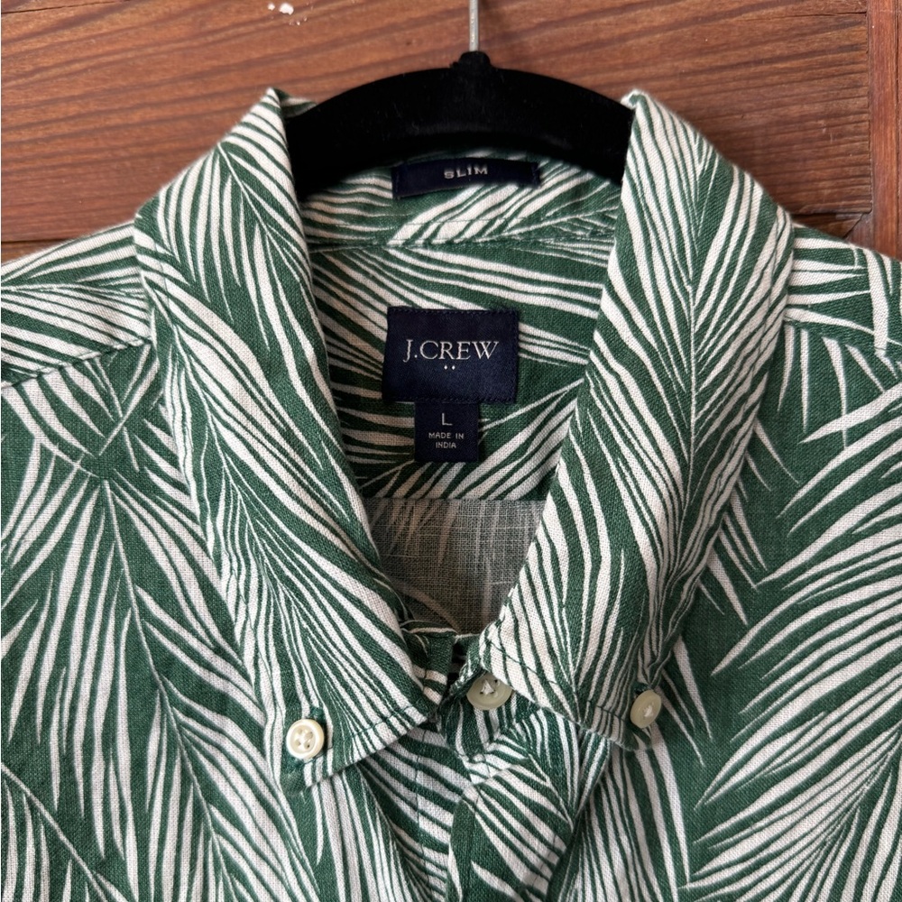 J. Crew men’s linen short sleeve button down shirt. Green. Size large.